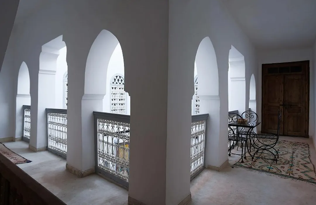 Earth Hostel-1